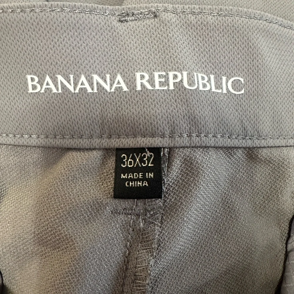 Banana Republic Traveler Slim Fit Pants Mens Size 36x32 Gray Performance Golf